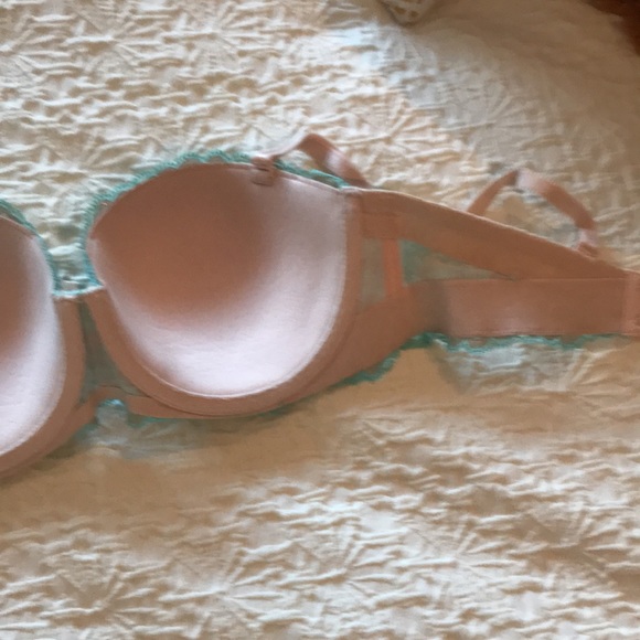 🛑SOLD🛑Gorgeous lace teal green with light pink with a hint of sparkly bra - Picture 6 of 13